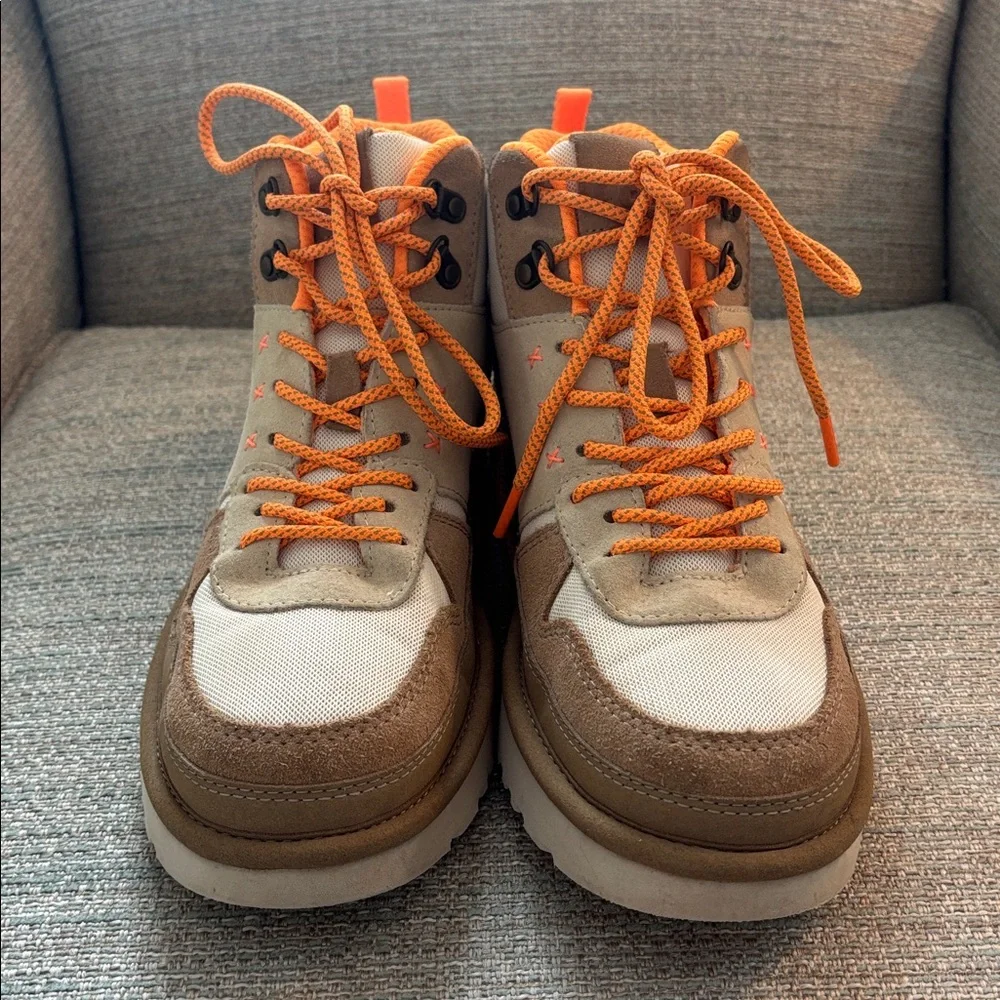 UGG Highland HI Heritage‎ Boots Tan Suede Women’s size 10